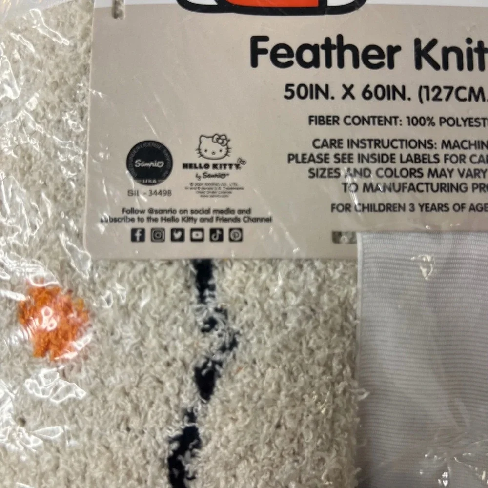 Hello Kitty‎ Celestial Feather Knit Throw Blanket 50 x 60